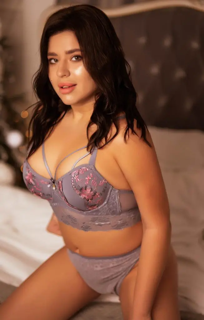 Call Girl service in Delhi